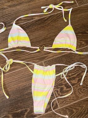 frankie’s bikinis summer stripe tatum heart bikini set. xs